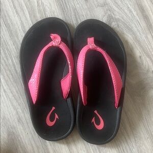 Olukai Kids Pink Flip Flops